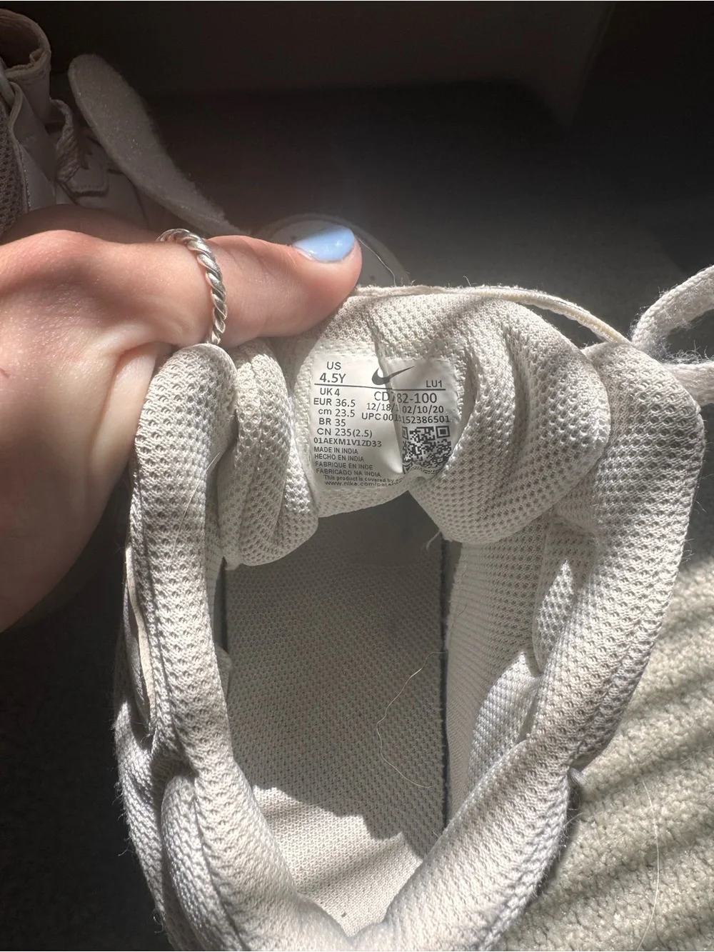 Nike Off-White/Beige High-Top Sneakers (Women’s 6/Big Kids 4.5)